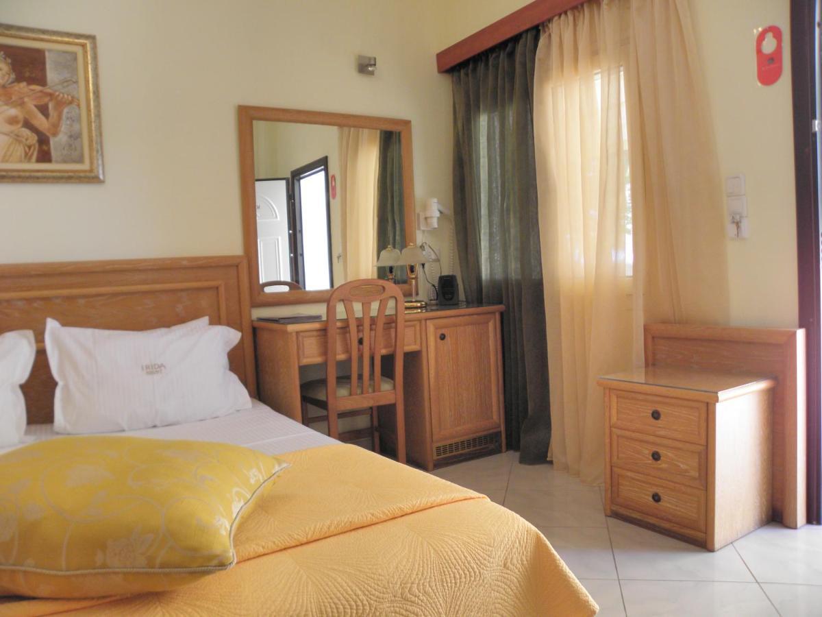 Irida Beach Resort Suites Kyparissia Exterior photo