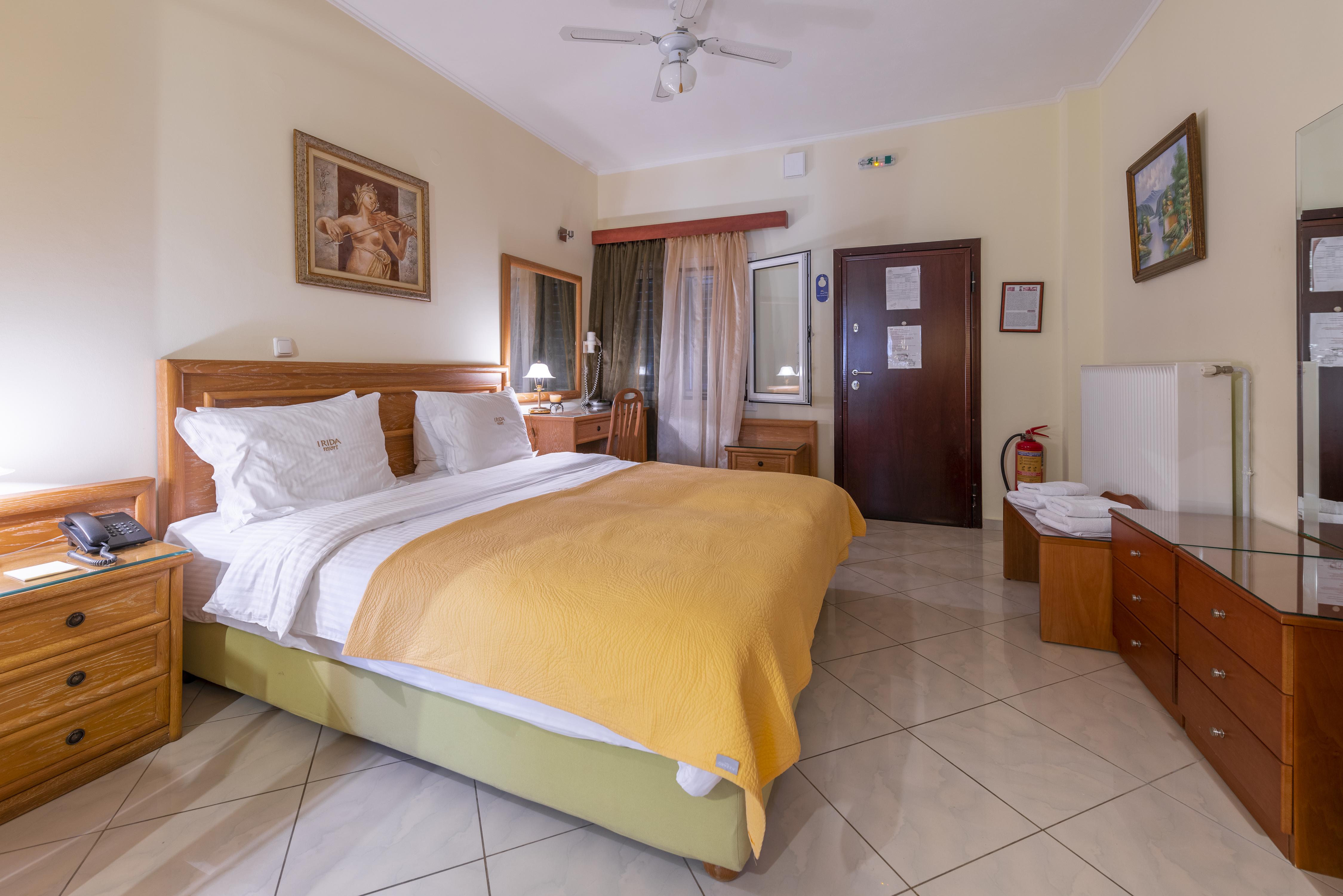 Irida Beach Resort Suites Kyparissia Exterior photo