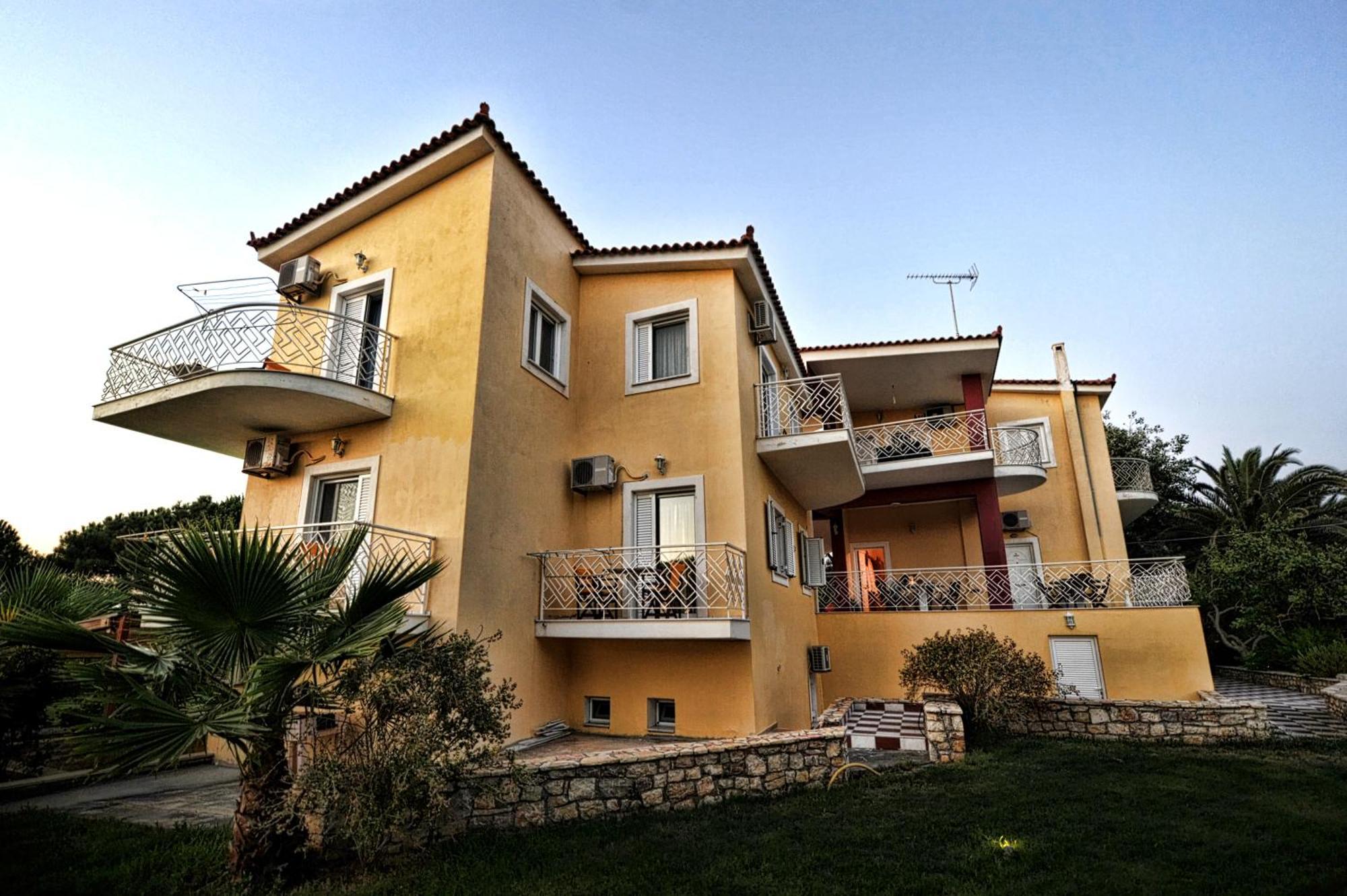 Irida Beach Resort Suites Kyparissia Exterior photo